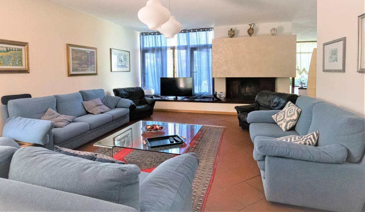 B&B Villa Apuana Marina Di Carrara Esterno foto