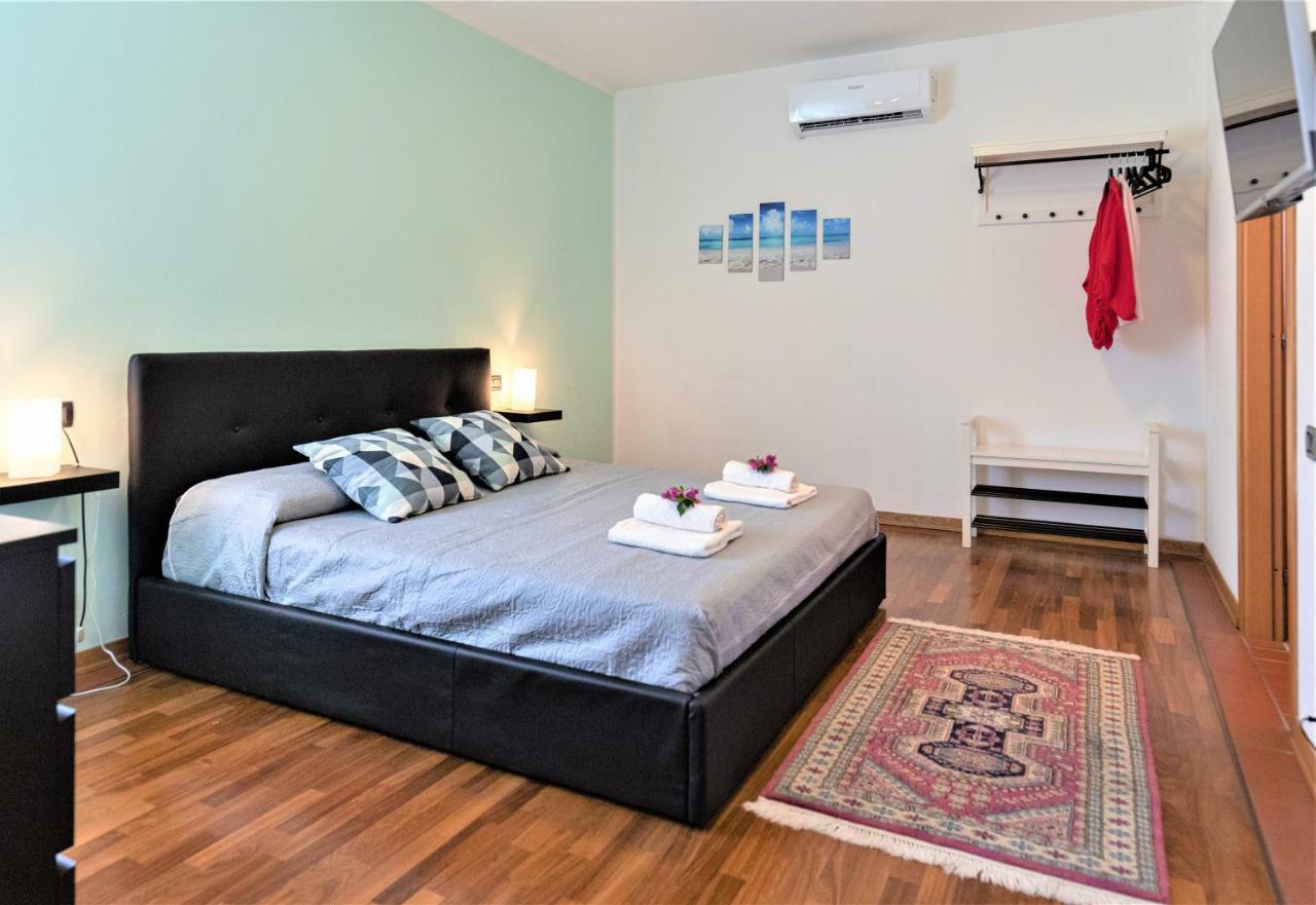 B&B Villa Apuana Marina Di Carrara Esterno foto