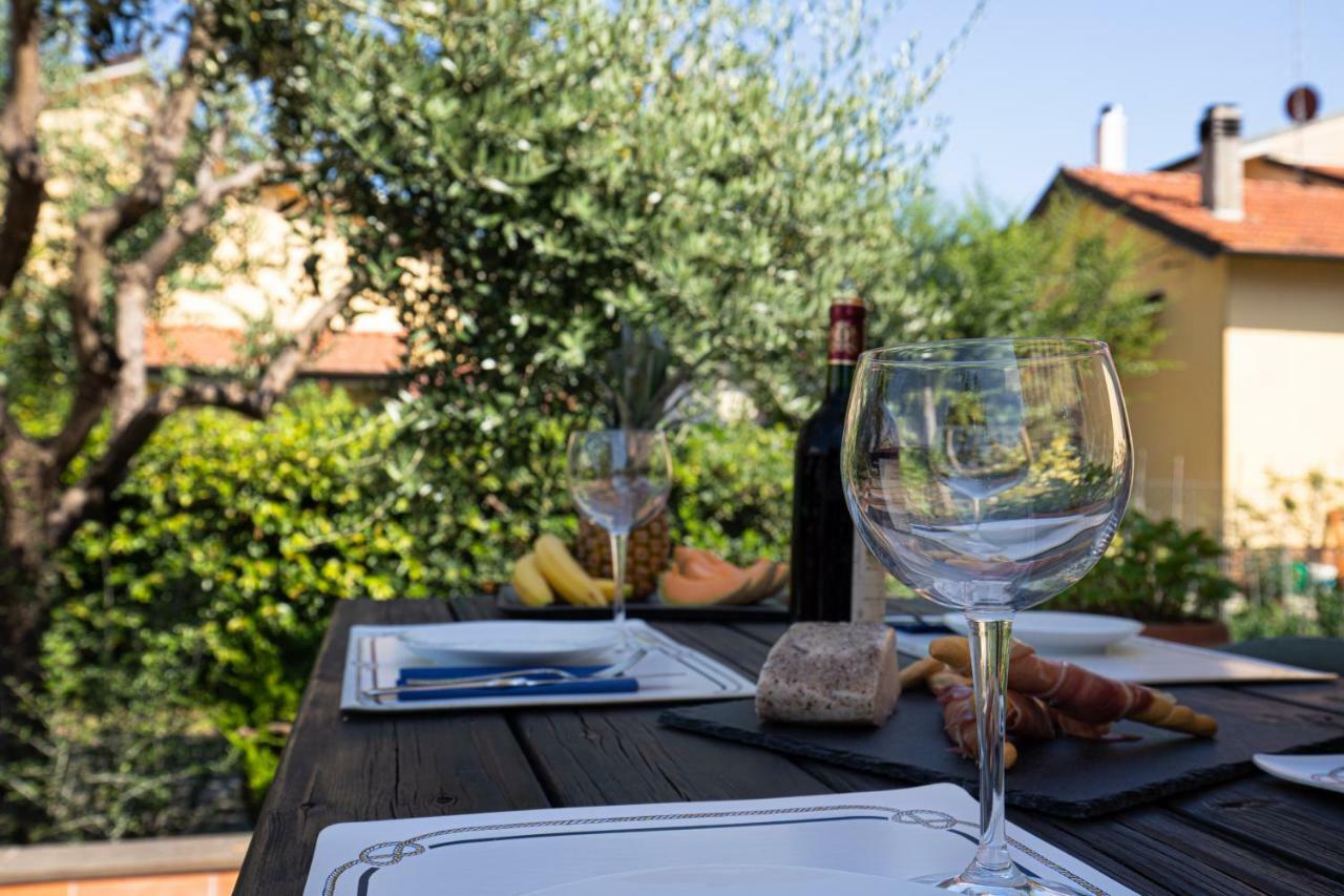B&B Villa Apuana Marina Di Carrara Esterno foto